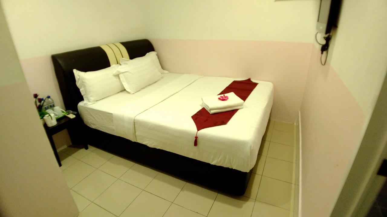 Apple 1 Hotel Budget Gelugor Extérieur photo